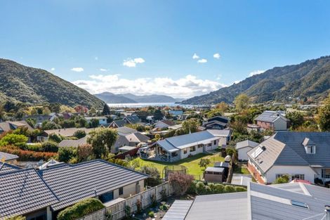 Photo of property in 5 Whitby Close, Waikawa, Picton, 7220