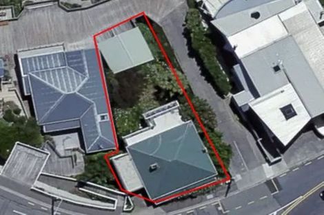 Photo of property in 2 The Crescent, Roseneath, Wellington, 6011
