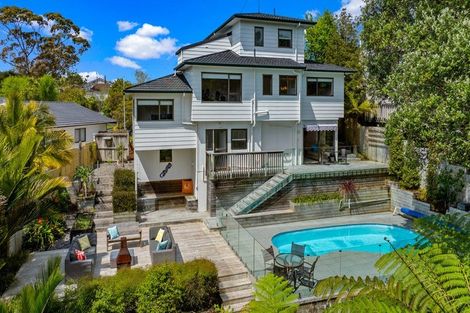 Photo of property in 10 Mosman Place, Chatswood, Auckland, 0626