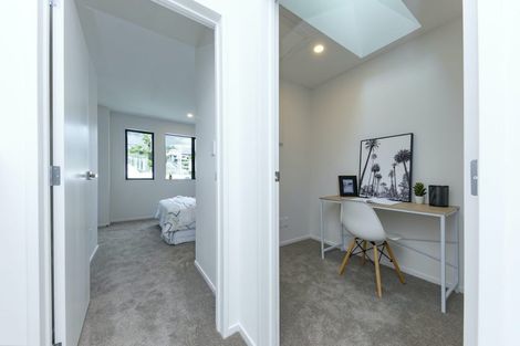 Photo of property in 5 Morihana Close, Glen Eden, Auckland, 0602