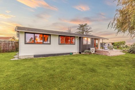 Photo of property in 95 Dunns Avenue, The Pines Beach, 7630