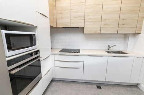 Photo of property in Fountain Court, 16/48u Oriental Parade, Oriental Bay, Wellington, 6011