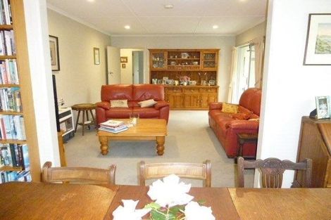 Photo of property in 8 Leybourne Avenue, Waikanae, 5036