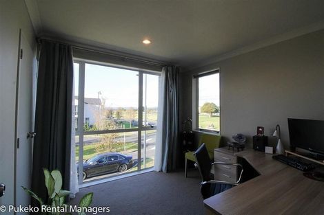 Photo of property in 28 Kuaka Drive, Takanini, 2112