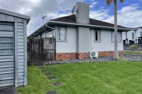 Photo of property in 1/4 Shamrock Lane, Te Atatu Peninsula, Auckland, 0610
