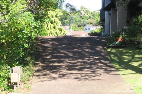Photo of property in 2/21 Redwing Street, Browns Bay, Auckland, 0630
