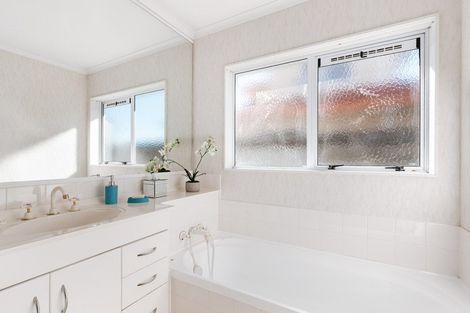 Photo of property in 215 Gloucester Road, Mount Maunganui, 3116