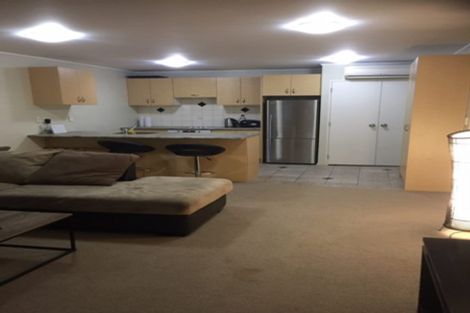 Photo of property in 2i/20 Ian Marwick Place, Birkenhead, Auckland, 0626