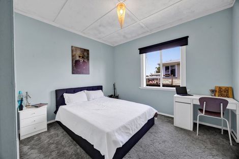 Photo of property in 18 Cumming Street, Okato, 4335