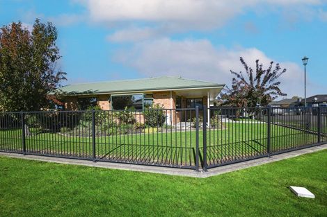 Photo of property in 1 Belgrove Drive, Waipukurau, 4200