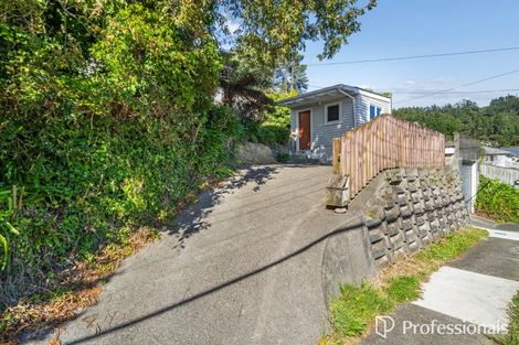 Photo of property in 5 Delaney Drive, Stokes Valley, Lower Hutt, 5019