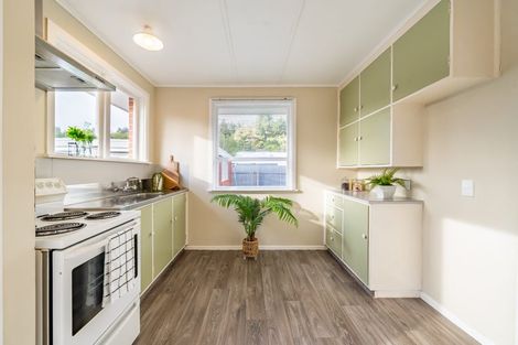 Photo of property in 2/8 Oregon Drive, Maoribank, Upper Hutt, 5018