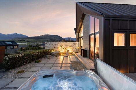 Photo of property in 39 Mcadam Drive, Jacks Point, Queenstown, 9371