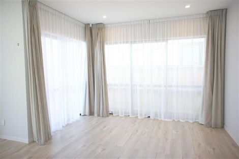 Photo of property in 42 Toanui Road, Hobsonville, Auckland, 0616