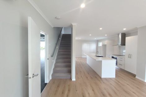 Photo of property in 3 Ambar Ridge Avenue, Massey, Auckland, 0614