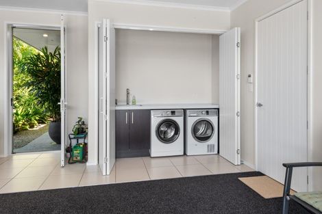 Photo of property in 3 Skippers Close, Haruru, 0204
