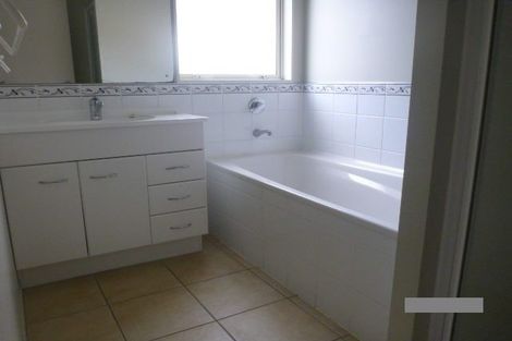 Photo of property in 52 Milson Drive, Papakura, 2110