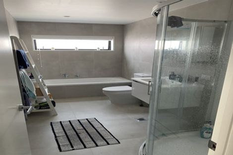 Photo of property in 2 Shortfin Place, Flat Bush, Auckland, 2019