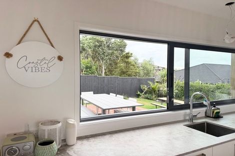 Photo of property in 4 Manuka Close, Mangawhai, 0505