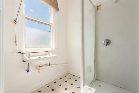 Photo of property in 235 Ohiro Road, Brooklyn, Wellington, 6021
