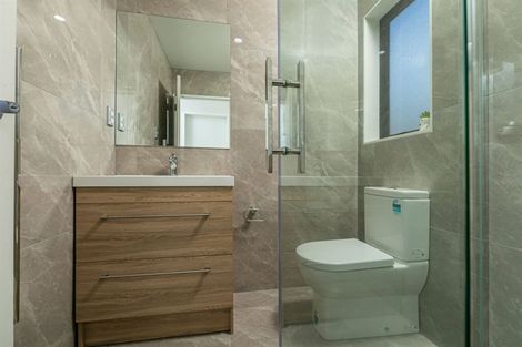 Photo of property in 9a Kingdale Road, Henderson, Auckland, 0610