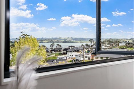 Photo of property in 8 Brigitte View, Snells Beach, 0920