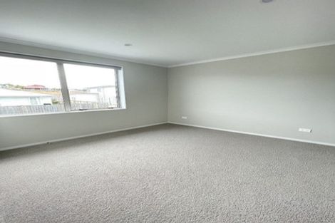 Photo of property in 20 Onekura Street, Red Beach, 0932