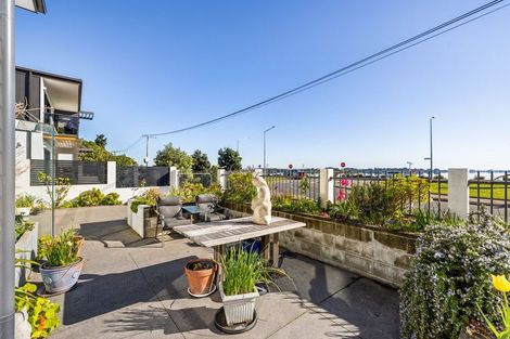 Photo of property in 6 Mccormacks Bay Road, Mount Pleasant, Christchurch, 8081