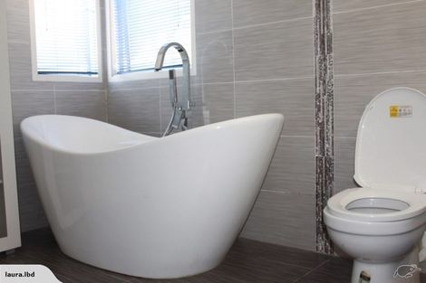 Photo of property in 29 Santiago Crescent, Unsworth Heights, Auckland, 0632