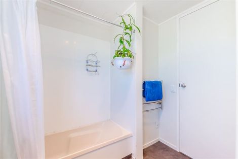 Photo of property in 35 Linwood Drive, Paraparaumu, 5032