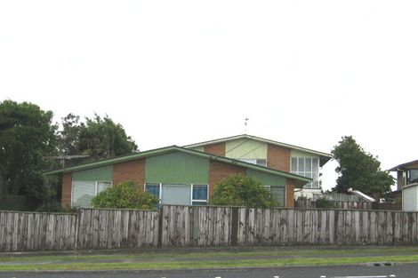 Photo of property in 3/104 East Coast Road, Forrest Hill, Auckland, 0620