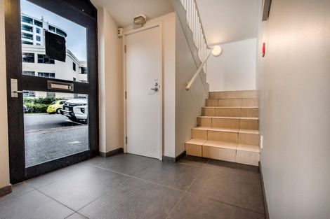 Photo of property in 4 Maunganui Road, Mount Maunganui, 3116