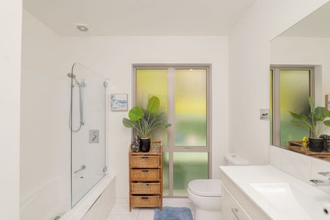 Photo of property in 29 Moncks Spur Road, Redcliffs, Christchurch, 8081