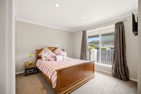 Photo of property in 18 Heathglen Avenue, Parklands, Christchurch, 8083