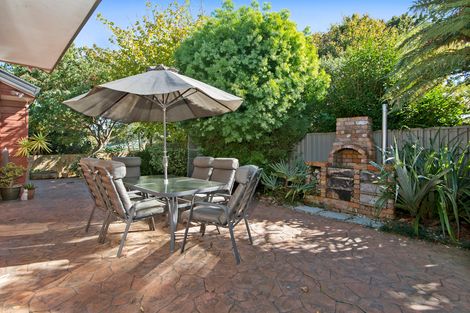 Photo of property in 2/27 Queen Street, Papakura, 2110