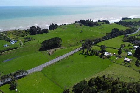 Photo of property in State Highway 3, Tongaporutu, Urenui, 4378