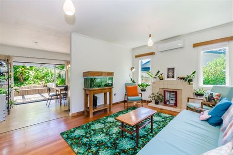 Photo of property in 27 Wellington Road, Paekakariki, 5034