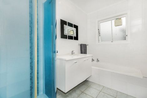 Photo of property in 1/60 Racecourse Road, Waiuku, 2123