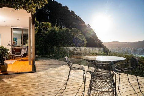 Photo of property in 77 Palliser Road, Roseneath, Wellington, 6011