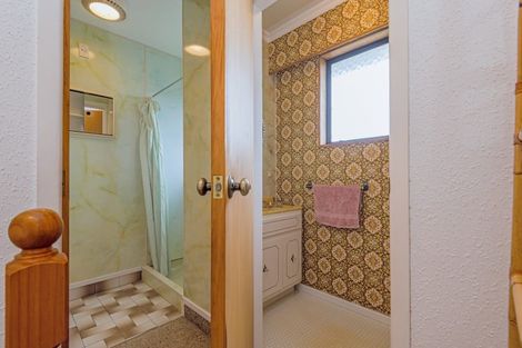 Photo of property in 14 Norfolk Crescent, Otaki Beach, Otaki, 5512