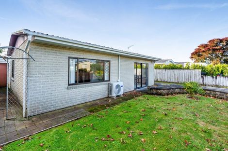 Photo of property in 1 Hawea Street, Merrilands, New Plymouth, 4312