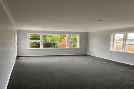 Photo of property in 8 Newall Avenue, Bryndwr, Christchurch, 8052