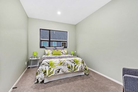 Photo of property in 10 Vinistra Road, Kumeu, 0810