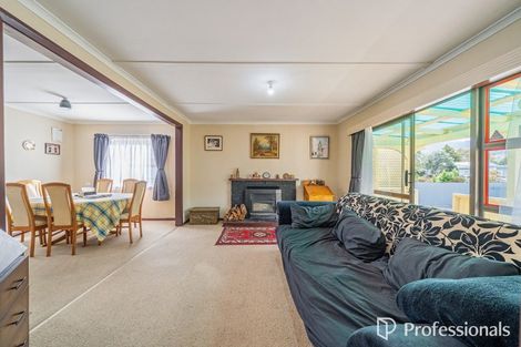 Photo of property in 33 Wellington Road, Wainuiomata, Lower Hutt, 5014