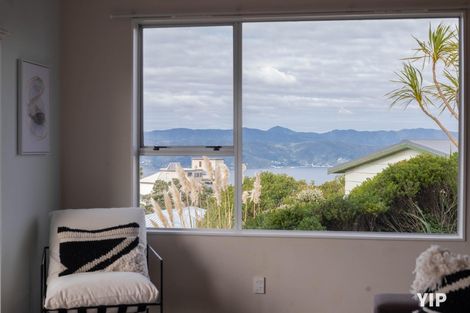 Photo of property in 21 Sunhaven Drive, Newlands, Wellington, 6037