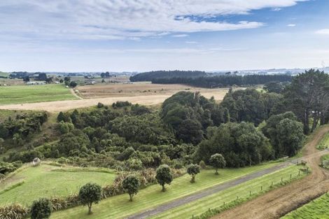 Photo of property in 41 Mcnaughten Road, Karioitahi, Waiuku, 2683