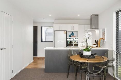 Photo of property in 5 Wheatsheaf Lane, Heathcote Valley, Christchurch, 8022