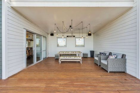 Photo of property in 18 Mariner Cove Road, Tinopai, Matakohe, 0593