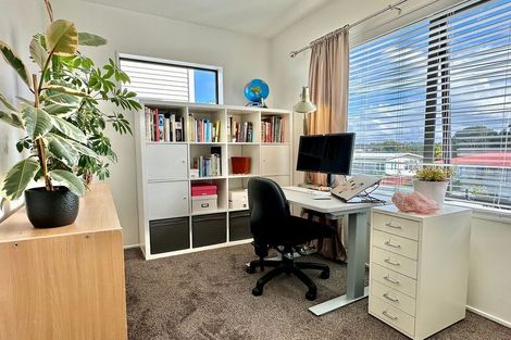 Photo of property in 1/4 Edgerton Road, Te Atatu Peninsula, Auckland, 0610