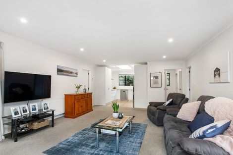 Photo of property in 2/12 Gleneagles Terrace, Ilam, Christchurch, 8053